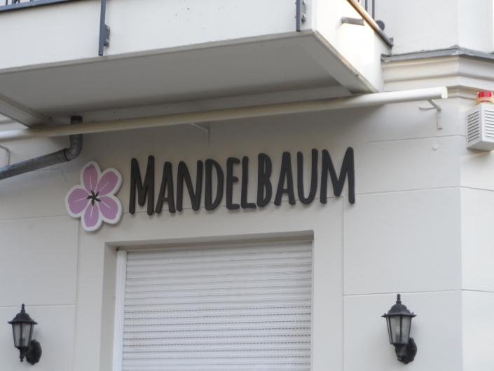 Aussenwerbung Bio Restaurant Mandelbaum